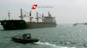 Immigrazione: oltre 200 migranti in salvo su due mercantili