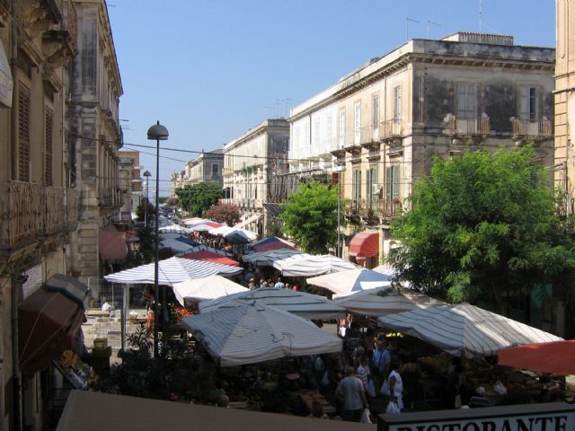 Il Mercato ortofrutticolo di Siracusa subisce una denuncia