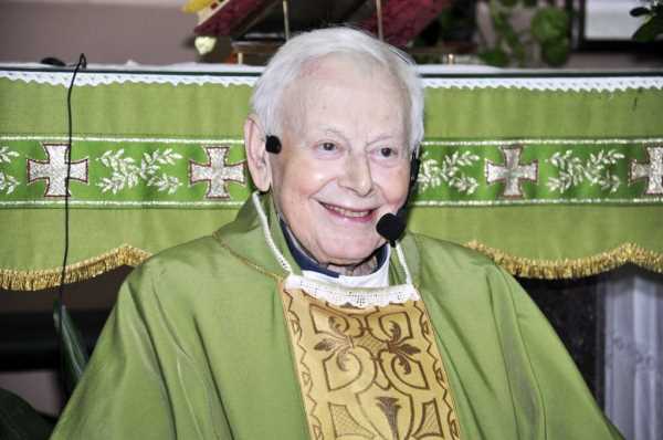 Traslazione della salma di mons. Sortino. A distanza di un anno dalla morte sarà tumulato nella chiesa del centro anziani Ain Karim a Carlentini