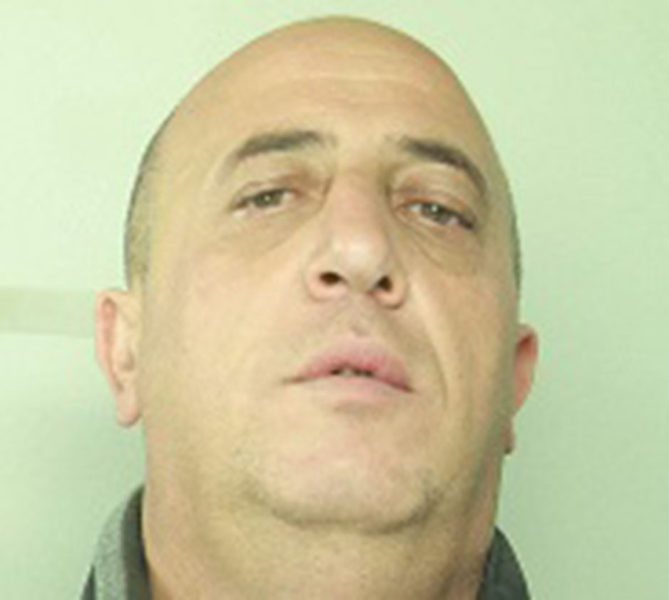 Calci e pugni per rubare una borsetta. Violenza inaudita, contro una donna, a San Giovanni Galermo