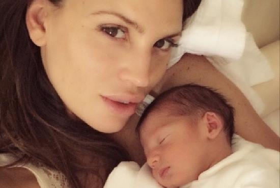 Tragedia a Parigi, muore la figlia di Claudia Galanti a soli 9 mesi