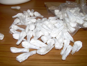 Siracusa: 18 confezioni di cocaina in casa pronte per lo spaccio. Scatta l’arresto per un 32enne