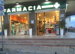 Siracusa: momenti di panico nella Farmacia in Viale Teracati