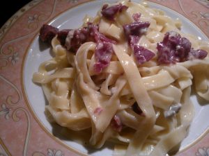 tagliatelle gorgonzola e bresaola