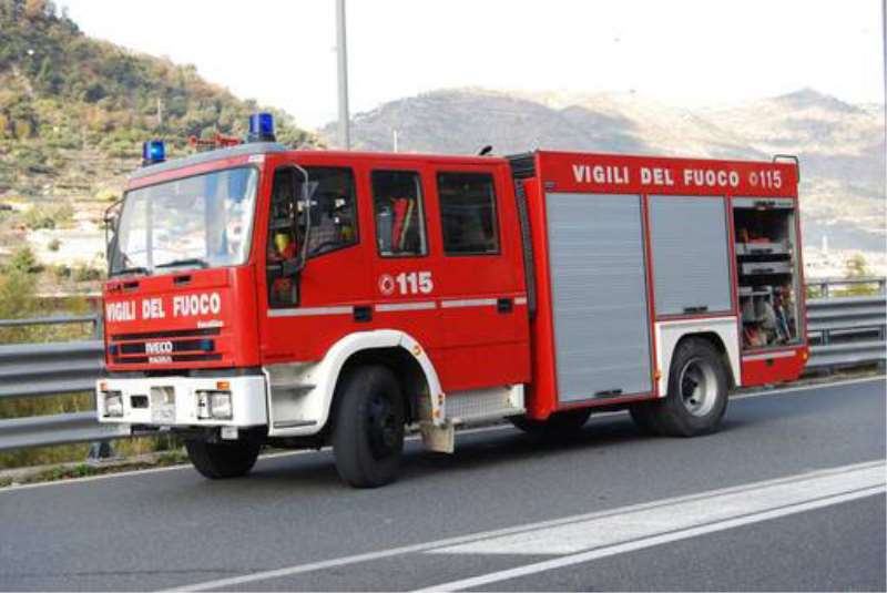 Bretella autostradale Noto – Pachino: incendio doloso nel cantiere di un’impresa in segno di “avvertimento”
