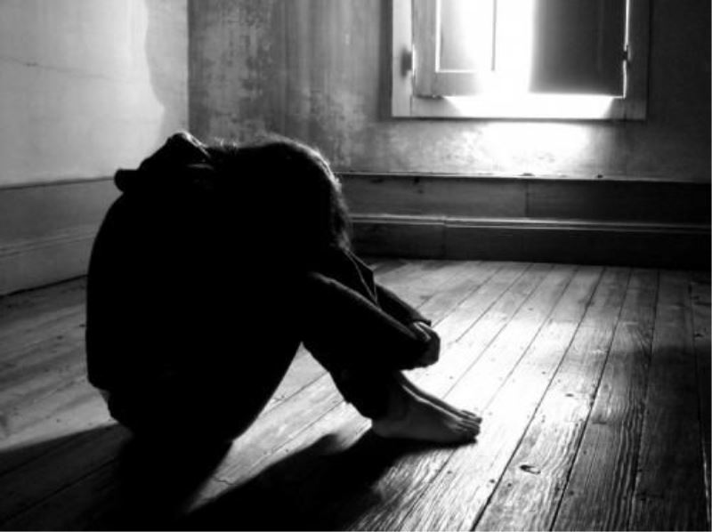 Cassibile: 23enne invalida civile seviziata e maltrattata dalla matrigna