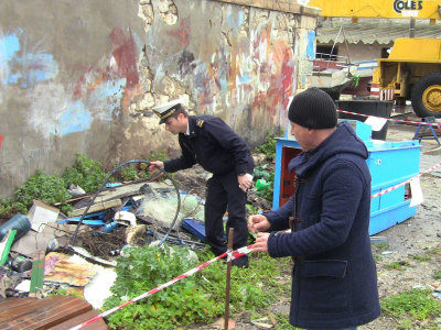 Siracusa: area Calafatari, dopo il ponte abbattuto una discarica a cielo aperto. Scatta il sequestro della Guardia Costiera