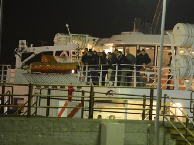 Siracusa: fuga italiani dalla Libia. Rientra a casa Salvatore: “la situazione a Tripoli è critica”