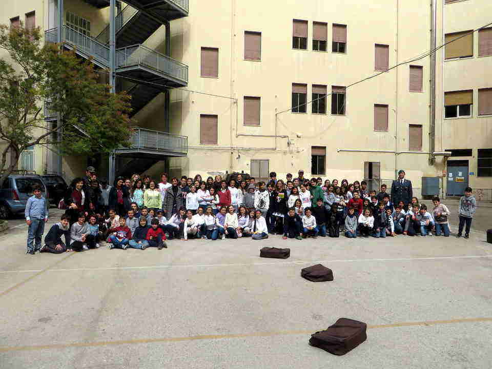 Siracusa: progetto educazione alla legalità economica. La Guardia di Finananza incontra gli alunni della scuola “Paolo Orsi”