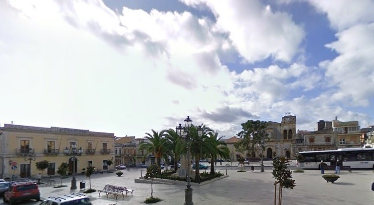 Solarino: rapinata una banca in pieno centro