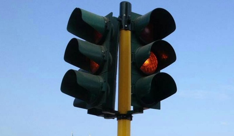 Siracusa: semafori fuori servizio tra via S. Monteforte e via Francica Nava. “Si intervenga tempestivamente”, lo dichiara Luigi Cavarra