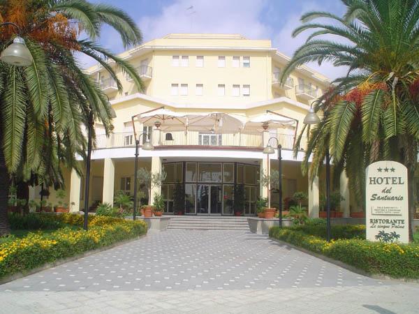 Siracusa: Vinciullo e Castagnino. “Il Comune vuole scippare anche il Santuario della Madonna delle Lacrime”