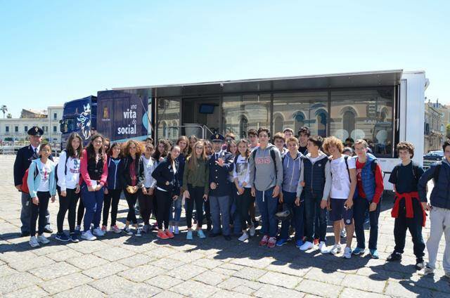 Siracusa: Gli studenti del Gargallo e del Corbino partecipano alla campagna educativa “Una vita da social”