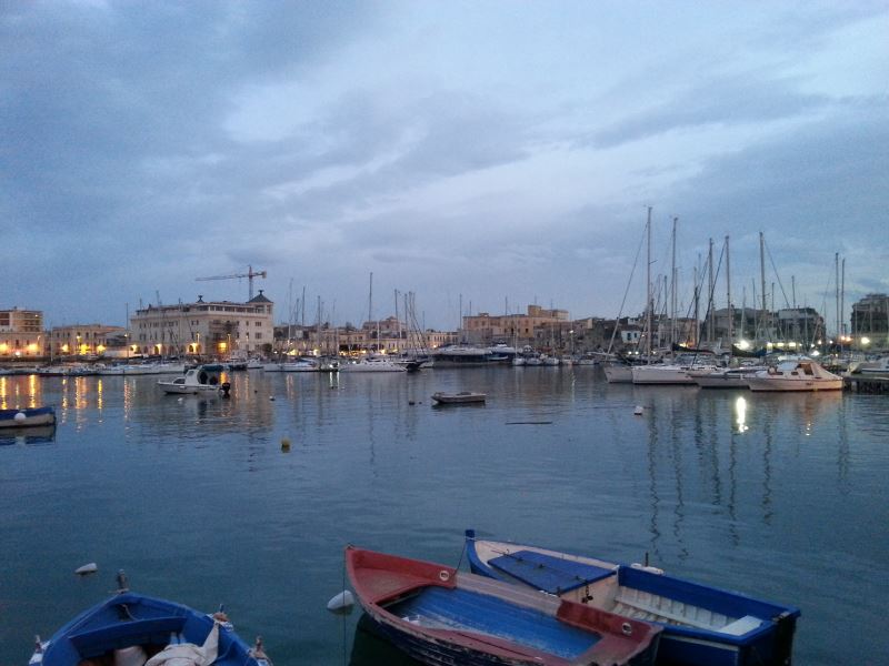 Siracusa, un tuffo nel passato: il ritorno dei gozzi per la tratta Sbarcadero – Ortigia