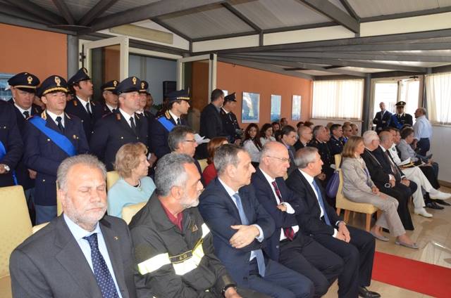 Siracusa: si è tenuta stamani la cerimonia commemorativa in onore dei caduti della Polizia vittime della mafia, in occasione del 163° anniversario della fondazione della Polizia di Stato