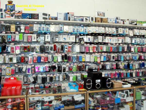 Siracusa: la Guardia di Finanza sequestra prodotti non sicuri