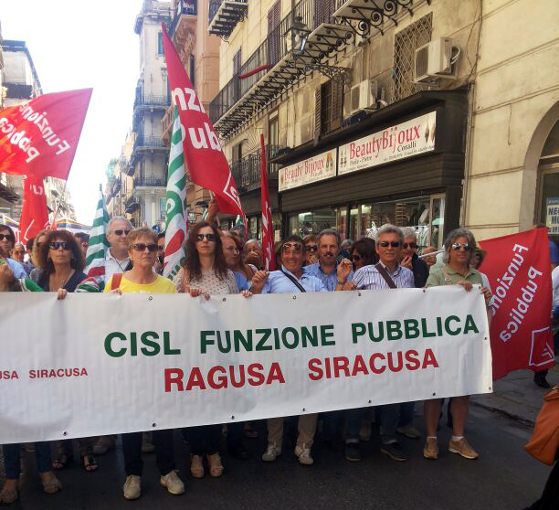 Si è conclusa nel pomeriggio, con l’incontro di una delegazione all’ARS, la manifestazione dei lavoratori delle ex Provincia a Palermo