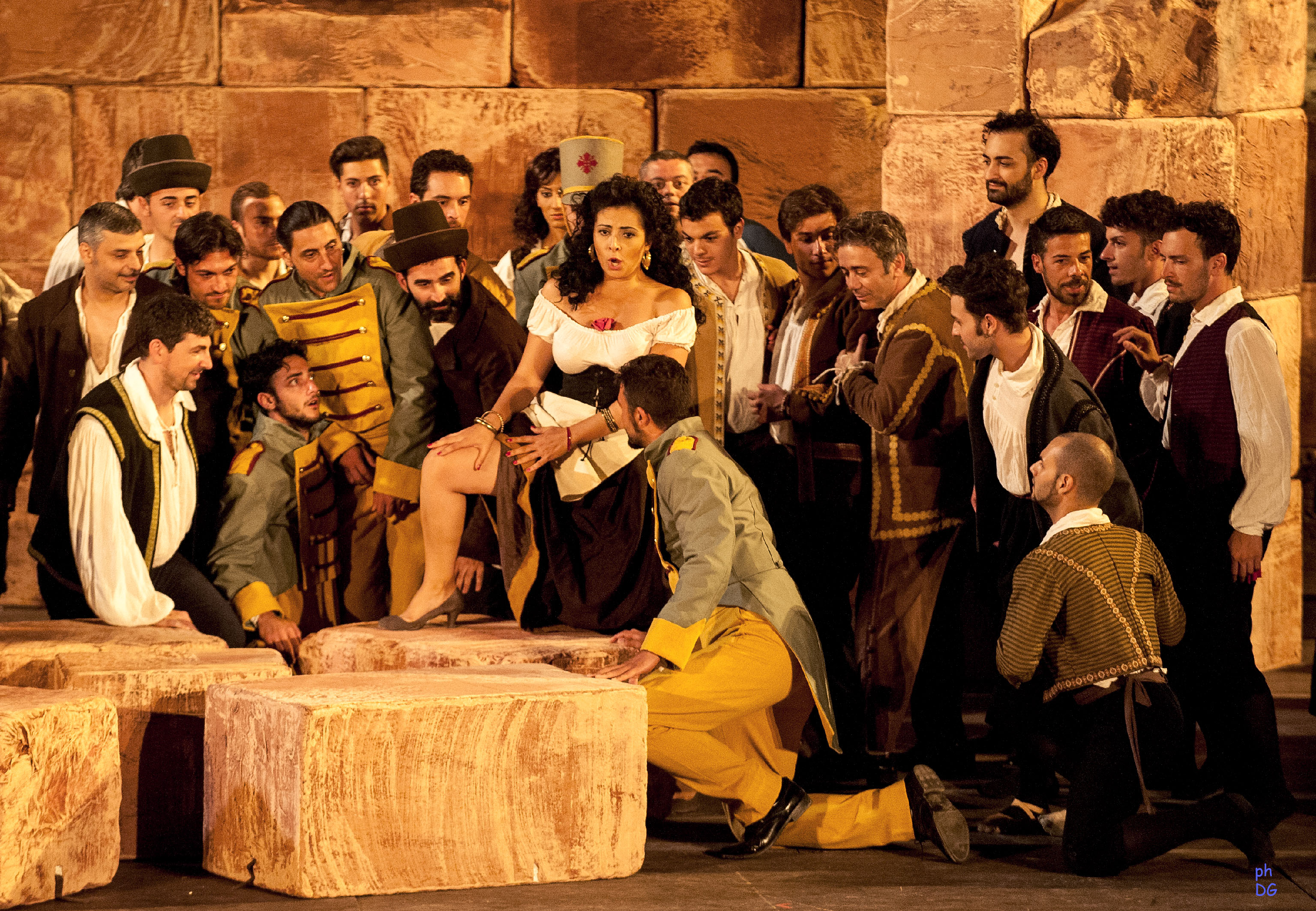 Sicilia, Taormina: il mezzosoprano Alessandra Volpe rivestirà il ruolo di Carmen nell’opera firmata da Enrico Castiglione