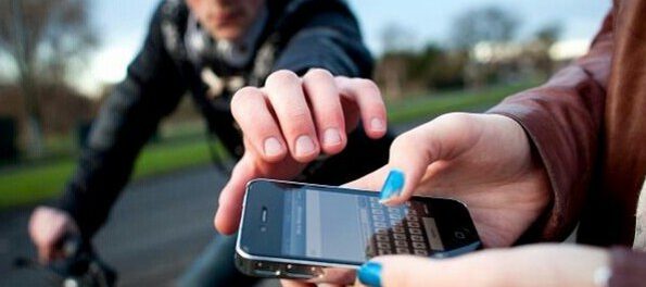 Furto cellulare siracusa times