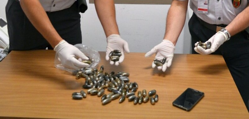Sicilia, Catania: arrestato cittadino spagnolo con 129 ovuli di droga nello stomaco