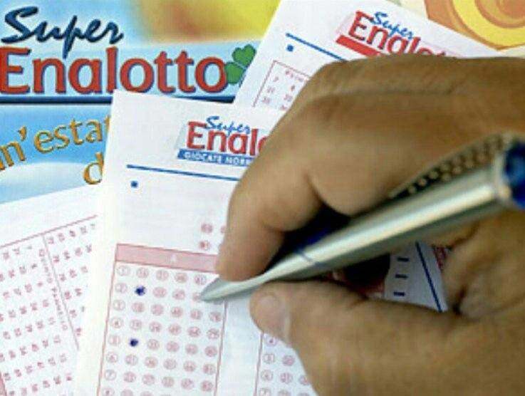 Siracusa: vince più di 500 mila euro al superenalotto, forti emozioni in viale Teocrito