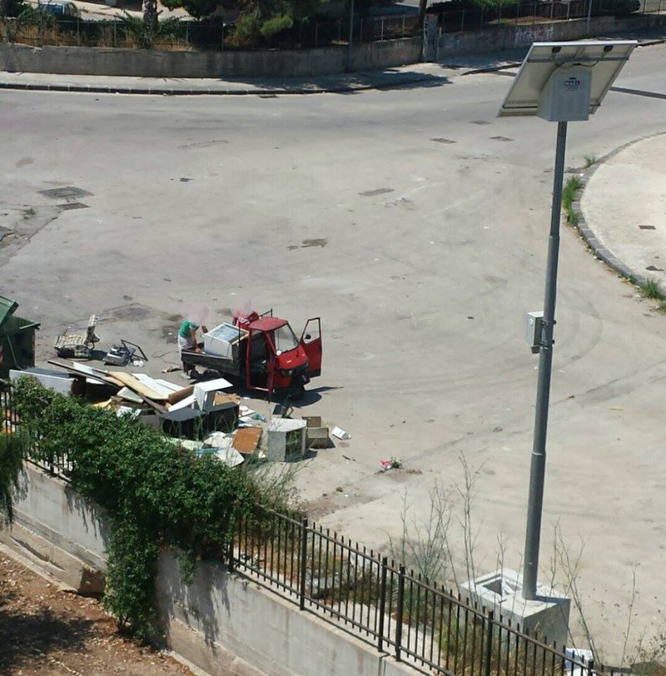 Siracusa: via Danieli come una discarica. Rifiuti ingombranti scaricati abusivamente a qualsiasi ora del giorno e della notte