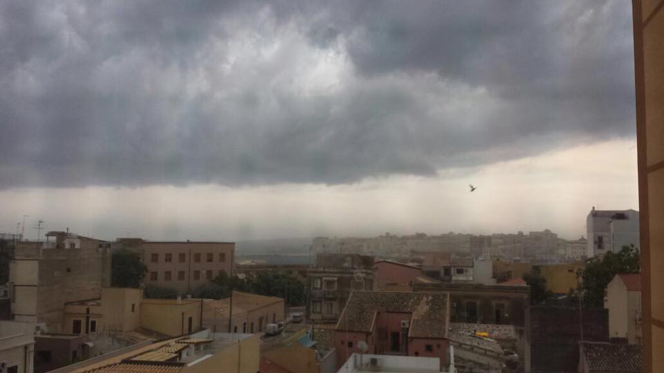 Sicilia, allerta meteo: forte vento e temporali anche a Siracusa