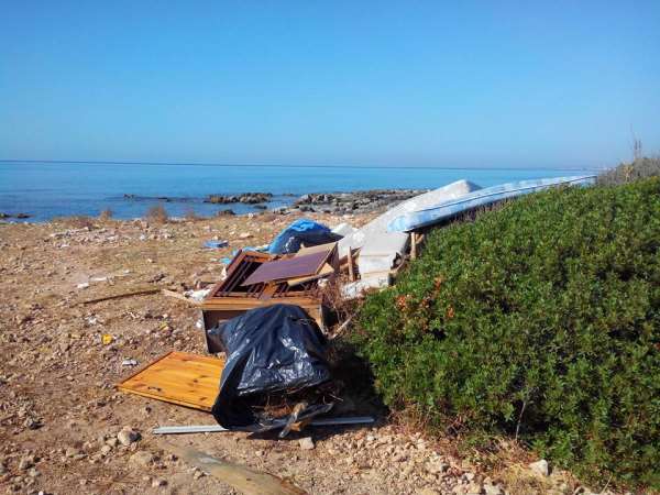 Siracusa: segnalazione di un lettore sulla sporcizia delle spiagge