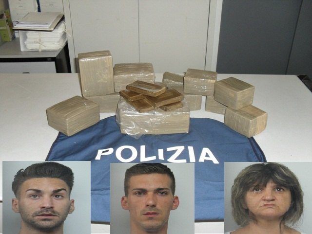 Siracusa: in auto con 10 chili di hashish, due uomini e una donna arrestati dalla Polizia