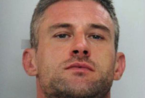 Siracusa, oltre 90 grammi di hashish in casa pronti allo spaccio: 37enne arrestato dalla Polizia