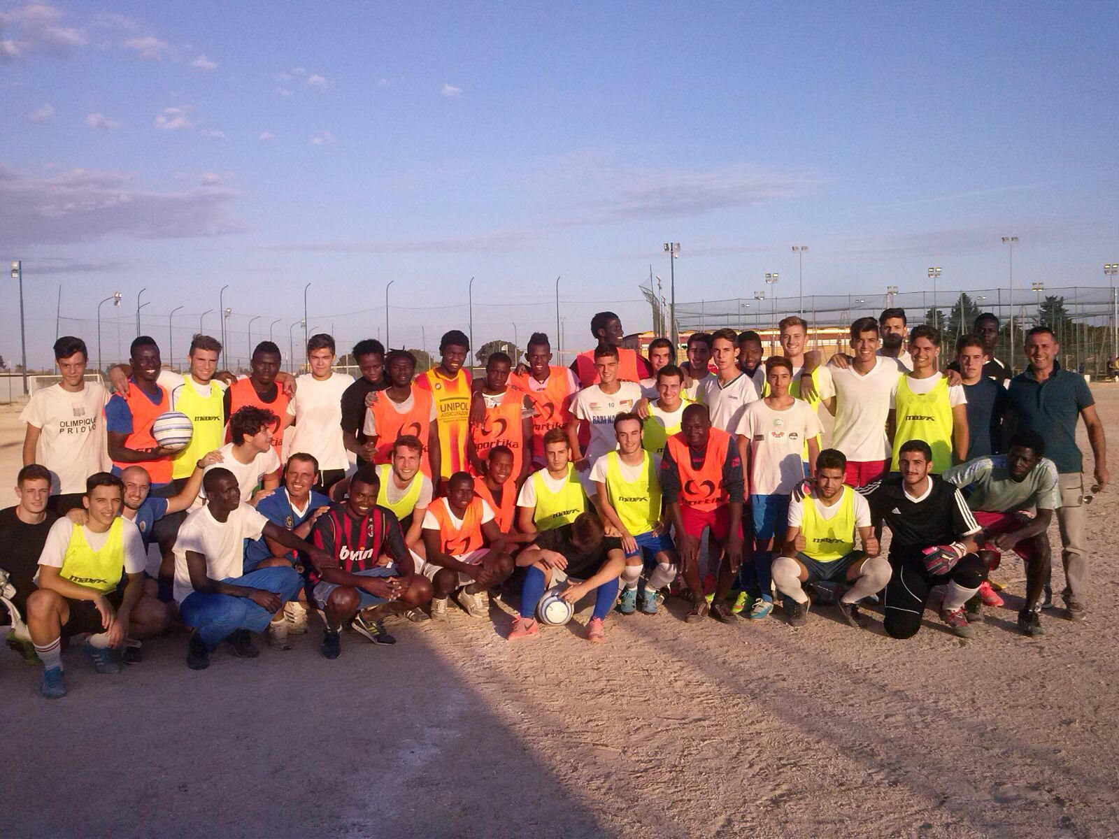 Sport e solidarietà. L’Accademia del calcio Città di Siracusa protagonista di un’  iniziativa che ha coinvolto i ragazzi del centro di accoglienza SPRAR ARETUSA