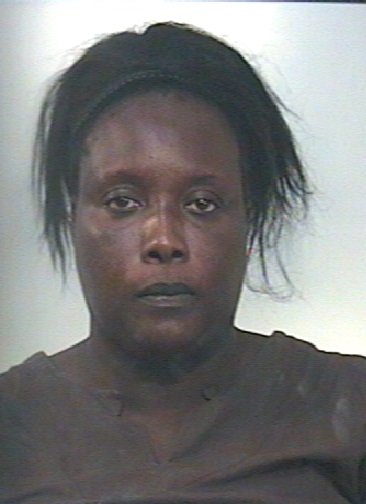 Avola: ambulante senegalese aggredisce i vigili urbani, arrestata