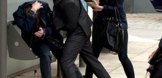 Pachino, continue aggressioni ed oltraggi a causa di un contenzioso giudiziario: denunciata una coppia di coniugi