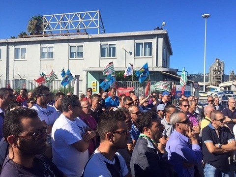 Siracusa: giornata di sciopero e cordoglio per l’incidente mortale alla raffineria Eni-Versalis di Priolo