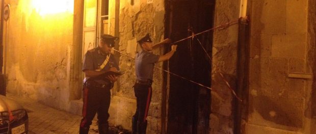 portone incendiato siracusa times