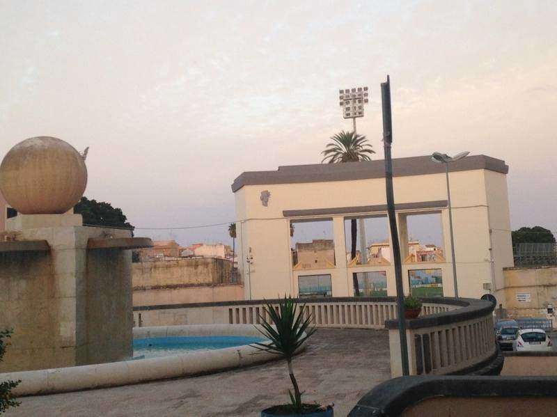 Siracusa, Spadaro contesta i lavori dello stadio De Simone: “la Porta Monumentale è senza l’intitolazione originaria”