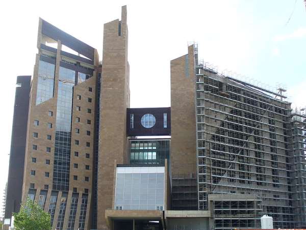 Siracusa: arrestato dalla Polizia per furto. Ordine di carcerazione emesso dalla Procura di Firenze