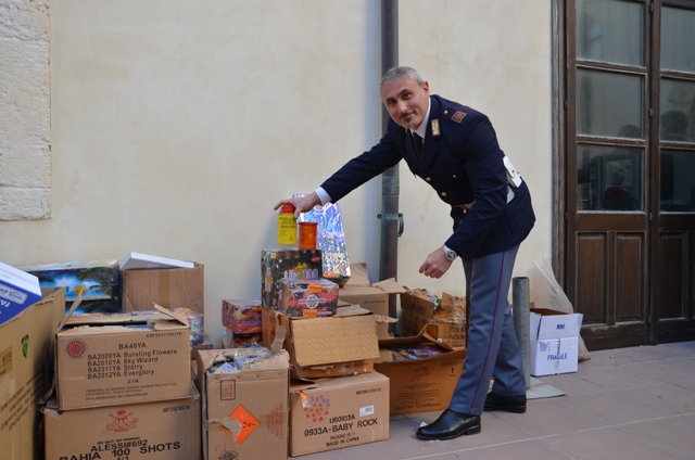 Siracusa, detiene dei fuochi d’artificio illegali: denunciato 29enne