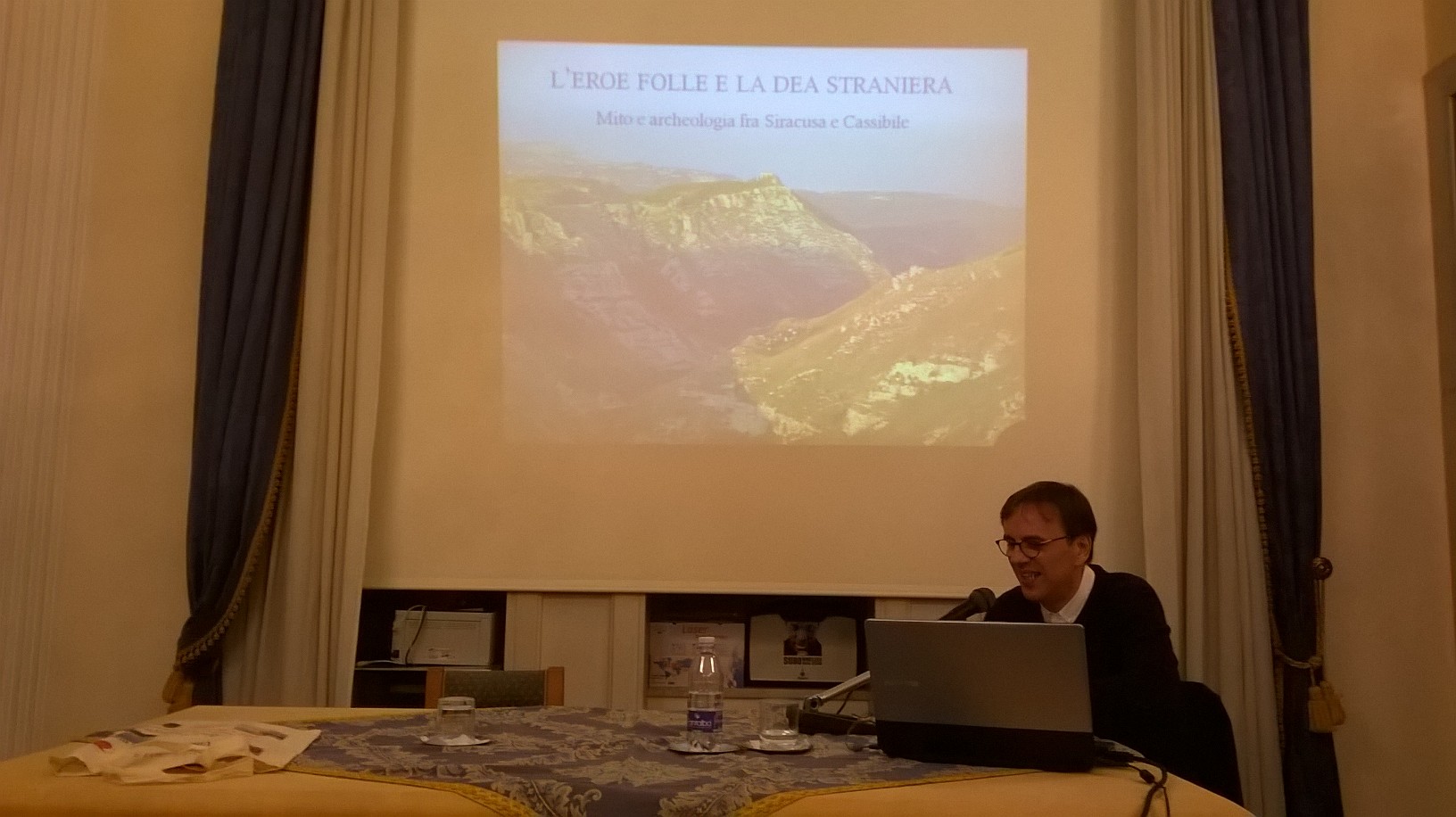 “L’eroe folle e la dea straniera: mito e archeologia fra  Siracusa e Cassibile”: giovedì si è svolta la conferenza promossa da Italia Nostra