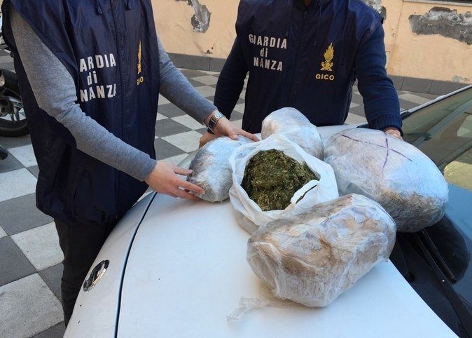 Sicilia, Militello: maxi sequestro di marijiuana. La Finanza arresta un 50enne di Militello