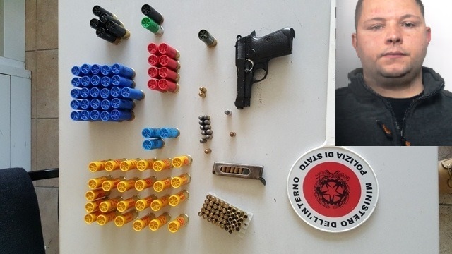 Siracusa: la Polizia arresta un uomo per detenzione illegale di armi