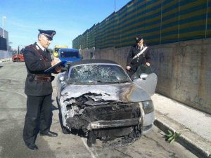 auto incendiata