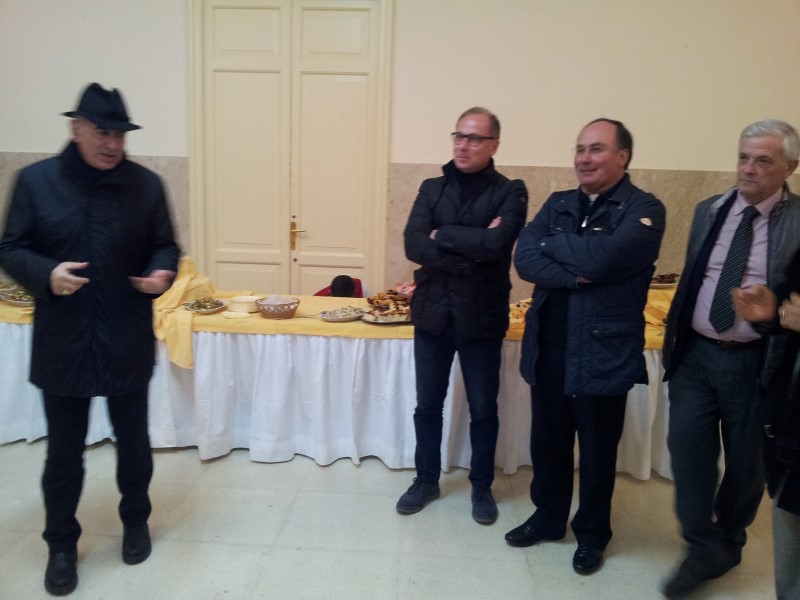 Noto. Festa per i 60 anni del vicario generale alla presenza del vescovo e del sindaco