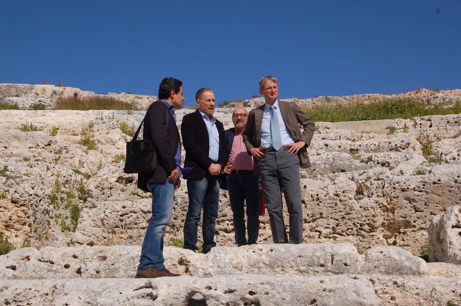 Siracusa: il regista Lavia al Teatro Greco in attesa dell’inizio del 52° ciclo di spettacoli classici