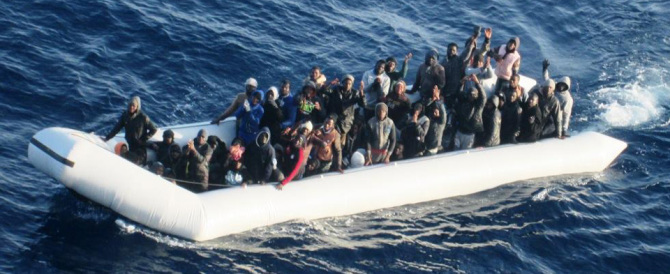 Pozzallo, immigrazione: secondo sbarco in 24 ore. Arrestati 3 scafisti dalla Polizia