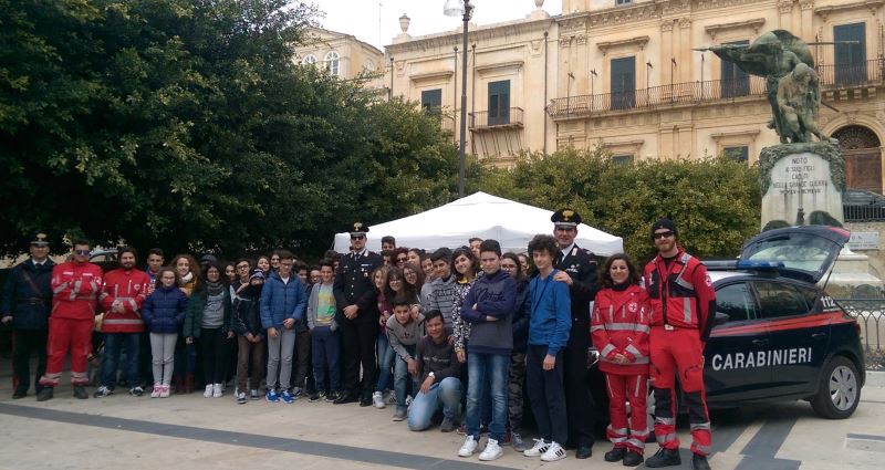 Noto. “Alza l’attenzione… non il gomito!”, prosegue la campagna di sensibilizzazione promossa dai Carabinieri