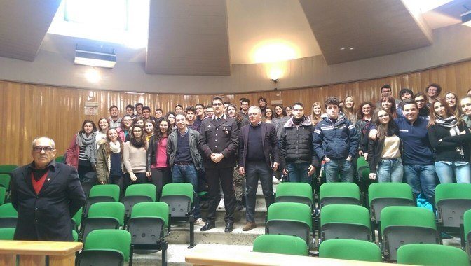 Canicattini Bagni, violenza sulle donne: una conferenza dei Carabinieri alla scuola “Da Vinci”