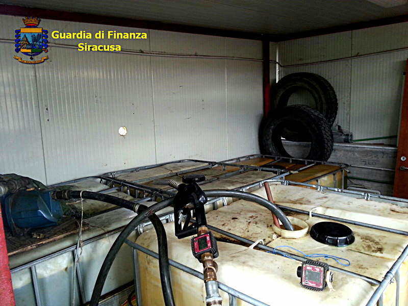 Augusta, distributore carburante illegale: sequestrati dalla Finanza 3 mila litri di gasolio