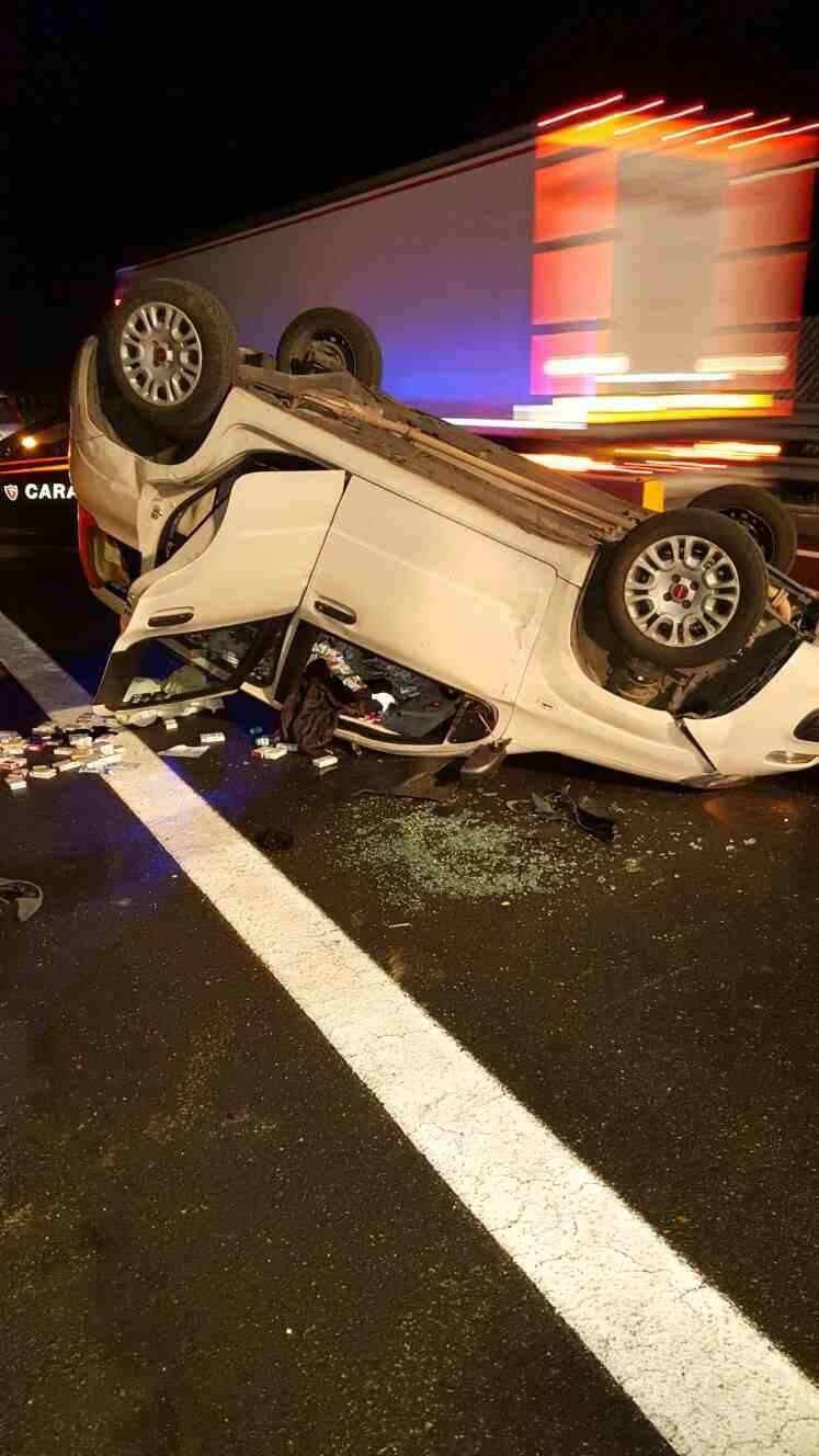 Priolo, furto con spaccata in via Castel Lentini: i due rapinatori cappottano con l’auto ma riescono a fuggire