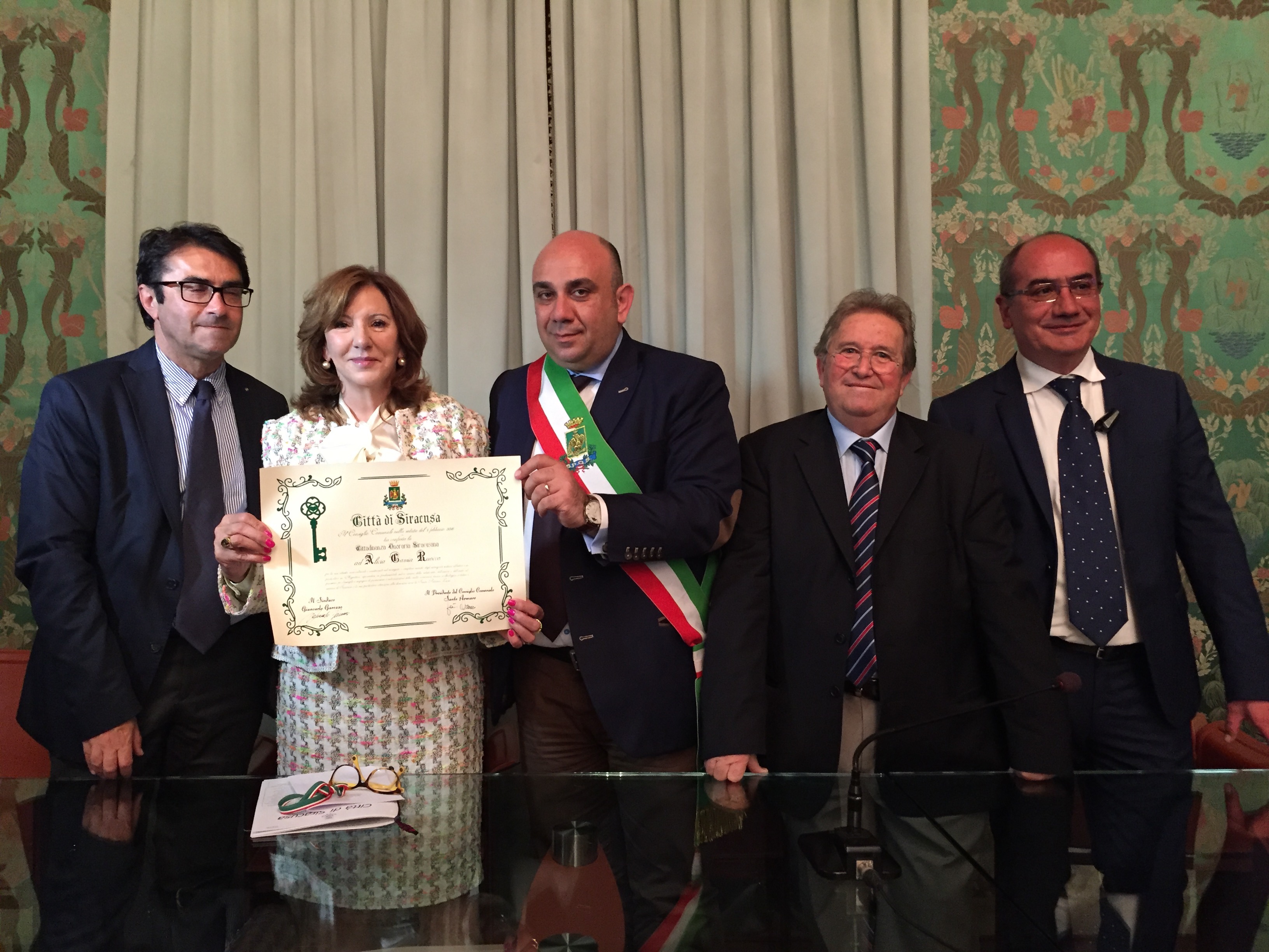 Siracusa. Cittadinanza onoraria per Alicia Cassia Ruocco: la cerimonia a Palazzo Vermexio